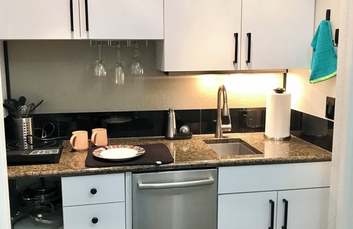 Lafayette Apartment | Boulder/CU - 7 miles, nor enjoy Indian Peaks Golf and sunset at your front door.