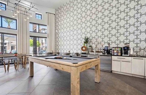 Glendale Sports and Entertainment District Apartment | Boulevard Stays Luxe 1BR by Stadium Pool, Parking, Gym 09
