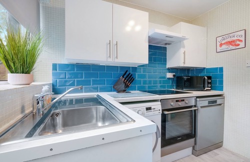 South Ruislip Apartment | Bourne Court Attractive 1 Bedroom Apt by Mdps