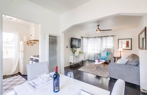 South Park Apartment | Boutique 1 bedroom in walkable & trendy neighborhood of South Park
