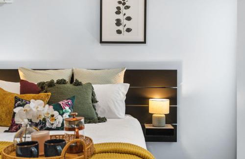 East Perth Apartment | Boutique 2BR Apartment close to Optus Stadium & CBD