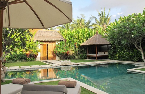 Laksmana Villa | Boutique 2BR Luxury Villa! - W/Daily House Keeping & A Pool!