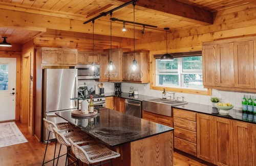 Lanark Cottage | Boutique All Wood Cottage in the Woods