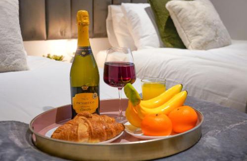 Rugby Apartment | Boutique Apartment - City Centre - Free Parking, Fast Wifi and Smart TV by Yoko Property