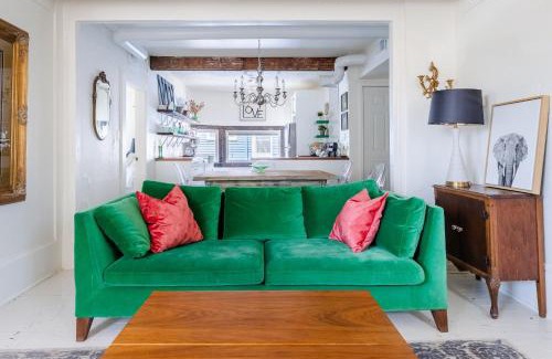 Southmoreland Apartment | Boutique Apartment in 1905 Victorian Home - Plaza - Westport