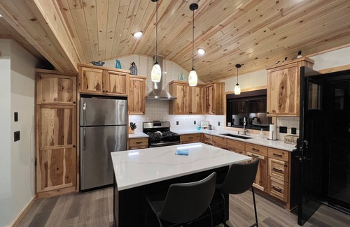Whipholt Cabin | Boutique cabin that is feet from Leech Lake. Enjoy the Million dollar view.