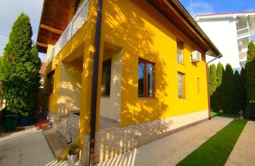 Deva House | Boutique Casa Galbena