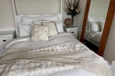 Quinns Rocks Apartment | Boutique Coastal Retreat for Couples or Singles