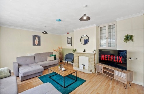 Littleover House | Boutique Derbyshire Abode - Games room - Sleeps 12