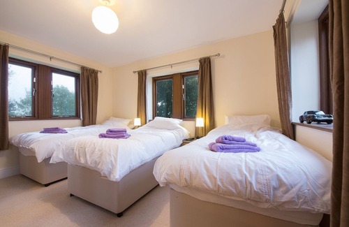 Peak District Other | Boutique Detached Farm House With Hot Tub 14 guests