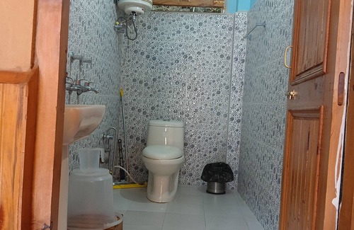 Banjar House | Boutique Riverside homestay Pet Friendly