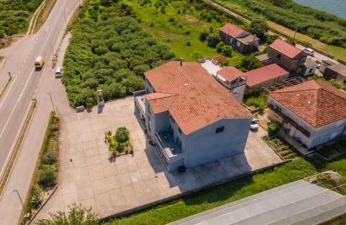 Kula Norinska Bed & Breakfast | Boutique rooms Kican