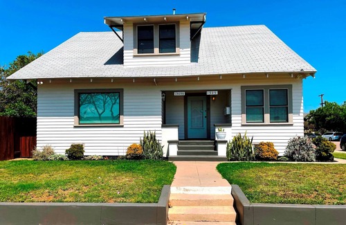 South Park Apartment | Boutique South Park Craftsman Studio