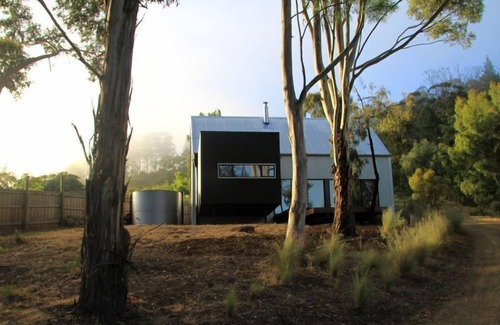 Huonville House | Boutique stay in old farm shed