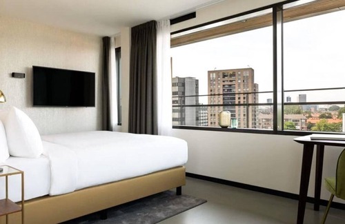 Kralingen-Crooswijk Hotel | Boutique Stay Near Rotterdam Nightlife & Attractions – The Slaak Hotel - 2 Units