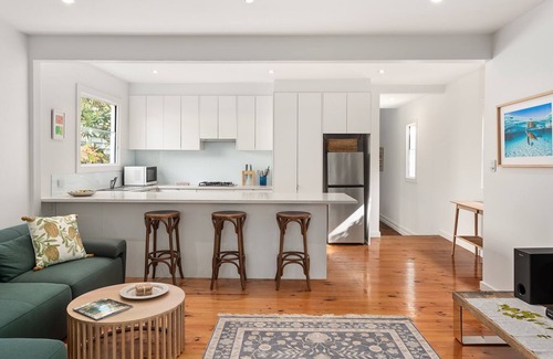 Hawthorn House | BOUTIQUE STAYS - Alkira House