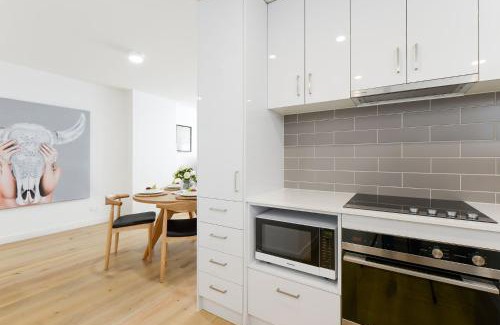 Hampton Apartment | Boutique Stays - Hampton Lookout