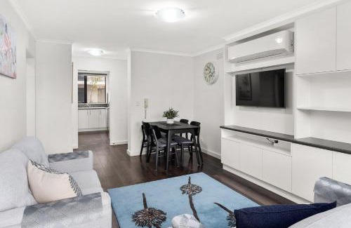 Essendon Apartment | Boutique Stays - Lilly Pilly