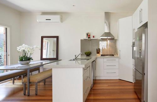 Mordialloc House | Boutique Stays - Mordi Sands