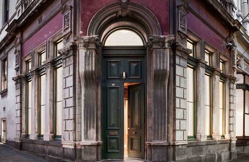Kensington Apartment | BOUTIQUE STAYS - The Vault