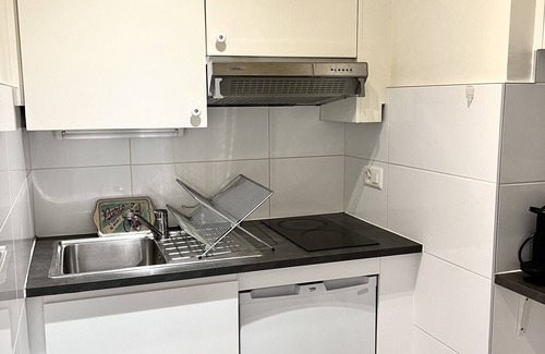 Geneva City Centre Apartment | Boutique Studio 2min to Train Station
