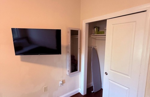 Anacostia House | Boutique Style Townhome - Rooftop w/Breathtaking Washington DC Skyline Views