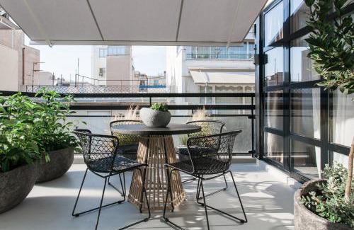 Plaka Apartment | * Boutique Syntagma apartment w/plunge pool *