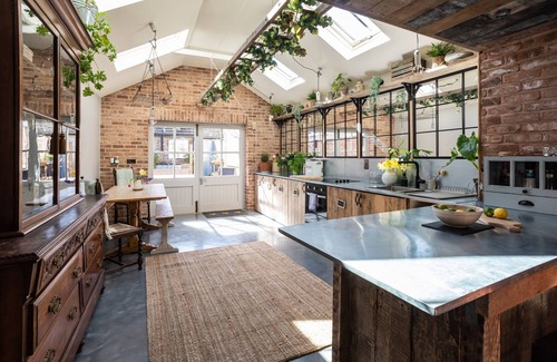 Nantwich Apartment | Boutique, three storey Georgian Town House, ground floor apartment with garden