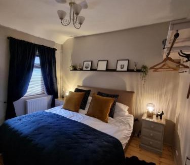 Margam House | Bow Cottage