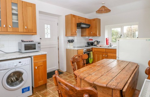 Chapel en le Frith Cottage | BOWDEN HEAD FARMHOUSE COTTAGE, pet friendly in Chapel-En-Le-Frith