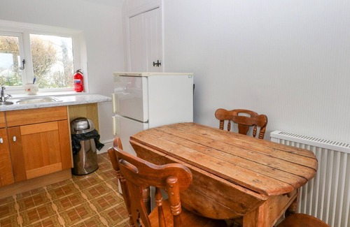 Chapel en le Frith Cottage | BOWDEN HEAD FARMHOUSE COTTAGE, pet friendly in Chapel-En-Le-Frith