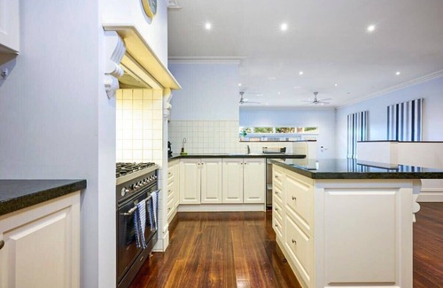 Moonee Ponds House | Bowen Street Family Retreat with Pool