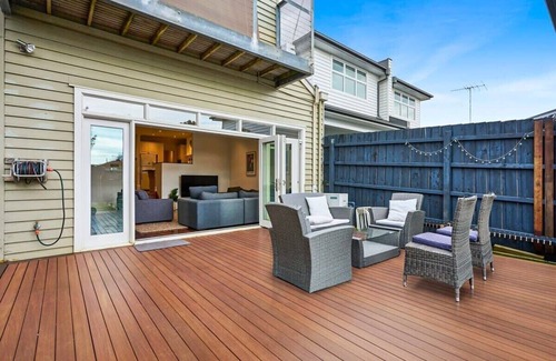 Moonee Ponds House | Bowen Street Family Retreat with Pool