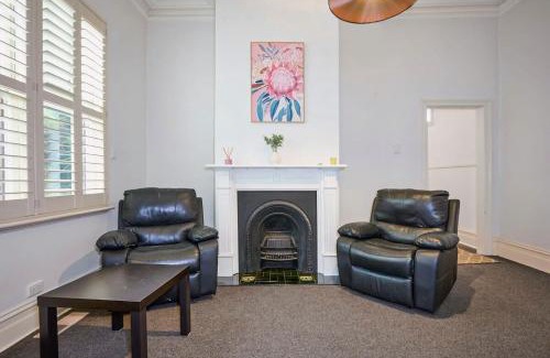 Moonee Ponds House | Bowen Street Family Retreat with Pool