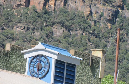 Kandos Apartment | Bower's Hideout - the central rocks