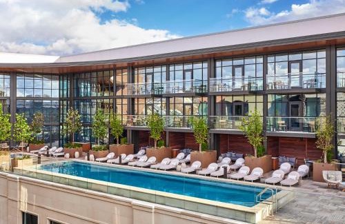 North Hi Mount Hotel | Bowie House, Auberge Resorts Collection