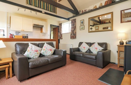 Carnbrea Cottage | BOWLING GREEN COTTAGE, pet friendly, with open fire in Camborne