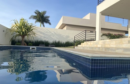 Porangaba Cottage | Casa de Campo Ampla, Nova e com Piscina Climatizada, em Condomínio Fechado