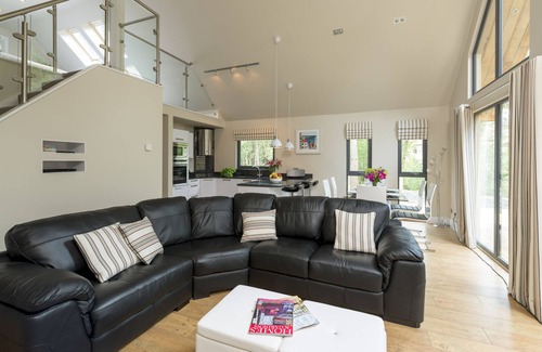 Egton Cottage | BRACKEN HOWE LODGE, family friendly, with hot tub in Whitby