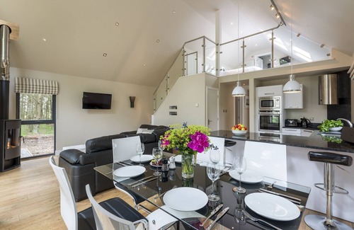 Egton Cottage | BRACKEN HOWE LODGE, family friendly, with hot tub in Whitby