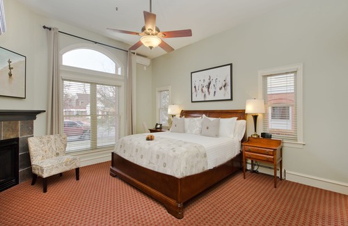 Central Boulder Bed & Breakfast | Bradley Boulder Inn