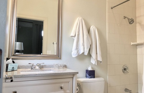 Central Boulder Bed & Breakfast | Bradley Boulder Inn
