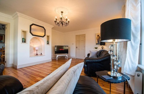 Bundoran House | Bradog House - Beautiful 4 Bedroom House in Central Bundoran