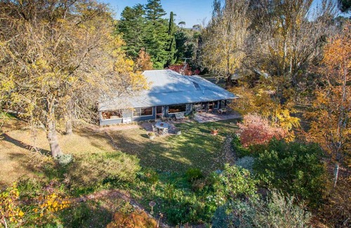 Mount Macedon Hotel | Braeside Mount Macedon Country Retreat Bed and Breakfast