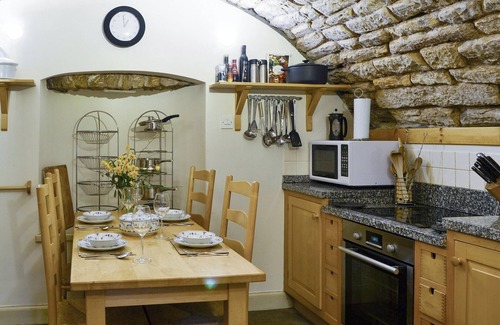 Braidwood Cottage | Braidwood Castle - UK10672
