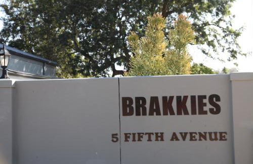 Moorreesburg Villa | Brakkies the Country dog Escape