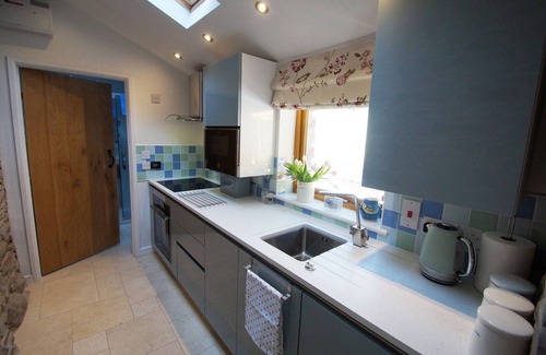 Llangadog House | Bramble Cottage - Mountain Retreat