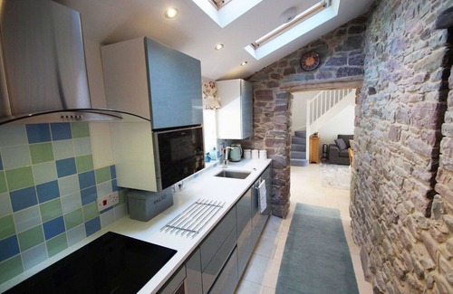 Llangadog House | Bramble Cottage - Mountain Retreat