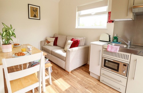 Banham Cottage | BRAMBLE, pet friendly, country holiday cottage in Banham