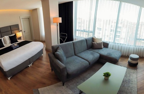Corlu Hotel | BRAND BUSINESS SUITS